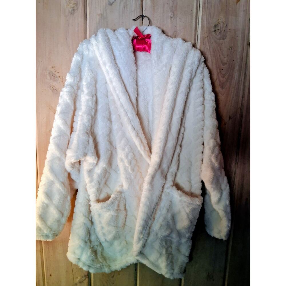 Cream/White Faux Fur Robe Or Short Jacket Sized XS/S Very Roomy.